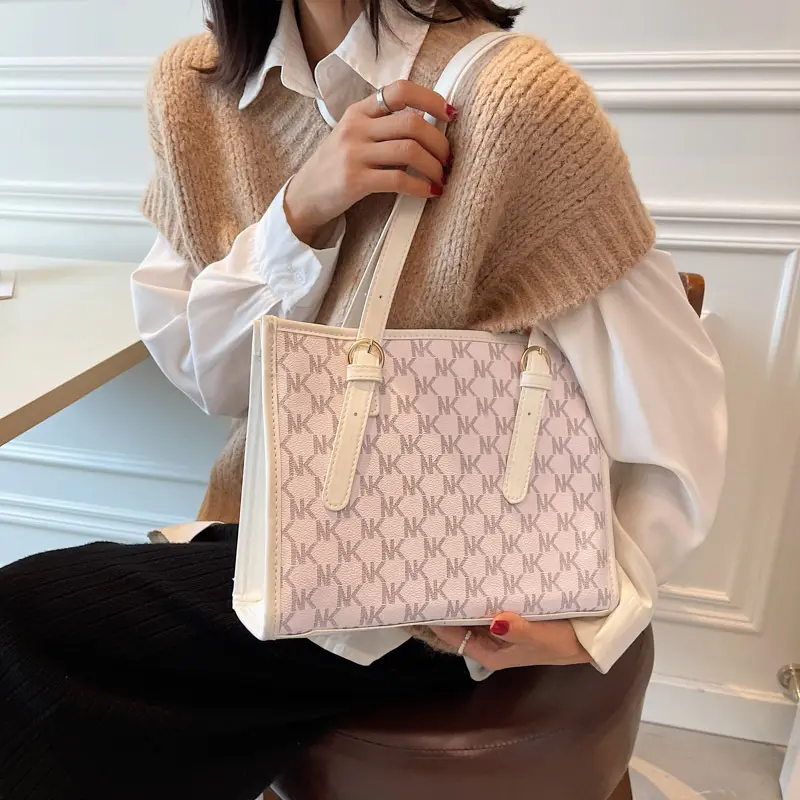 Fashion Women's Handbag Large Capacity Commuter Printing