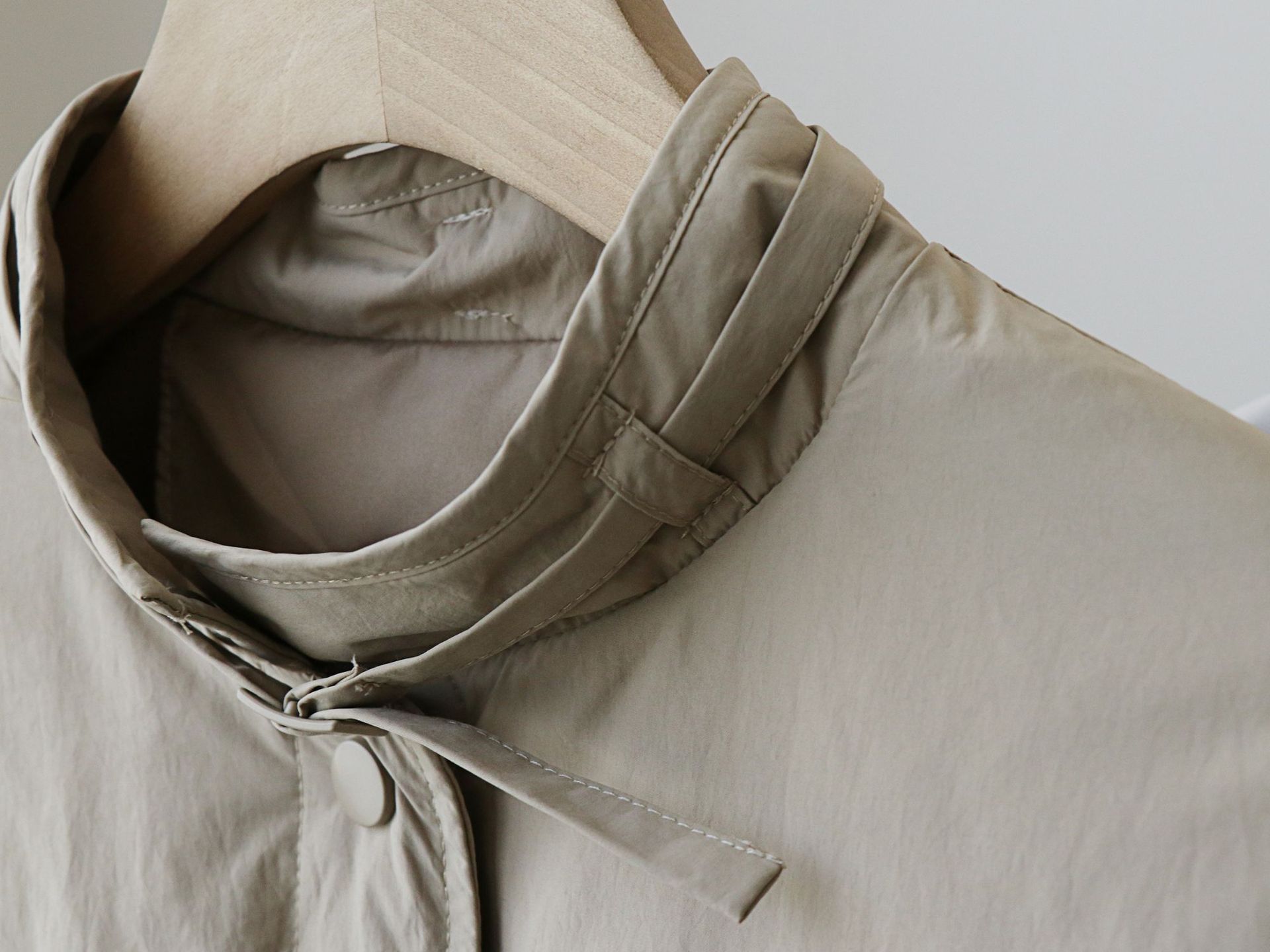 Button Round Neck Women's Down Jacket