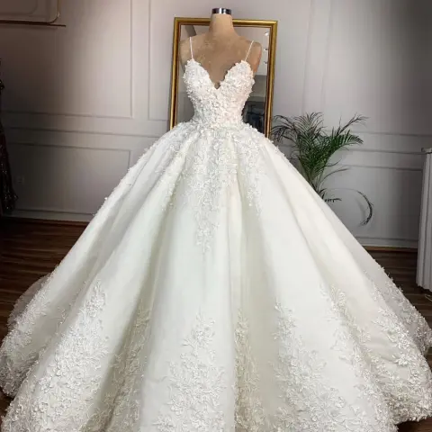 Deep V-neck Sexy Lace Floor-length Wedding Dress Romantic Aura