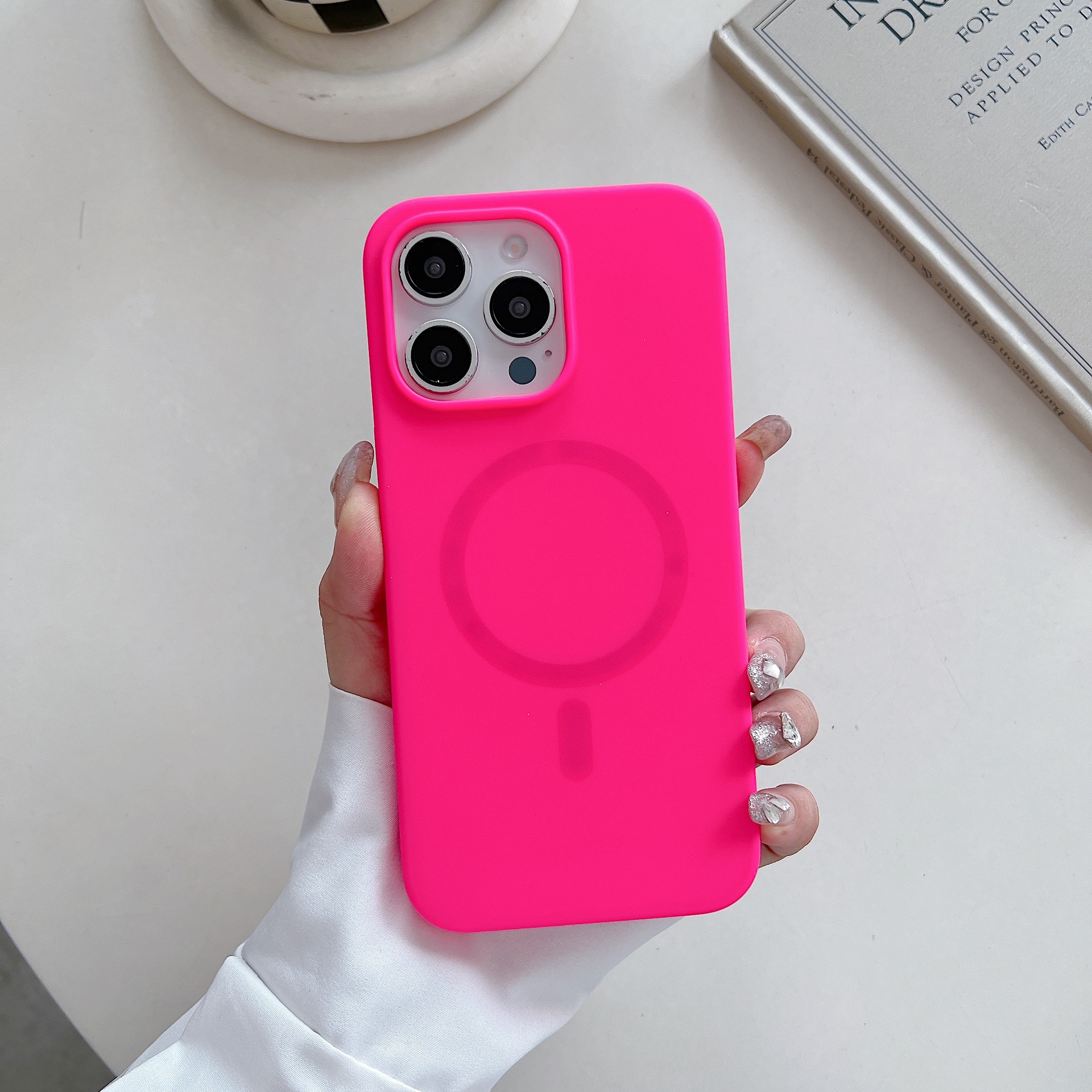 Solid Color Liquid Silicone Large Hole Magnetic Phone Case - Image 10