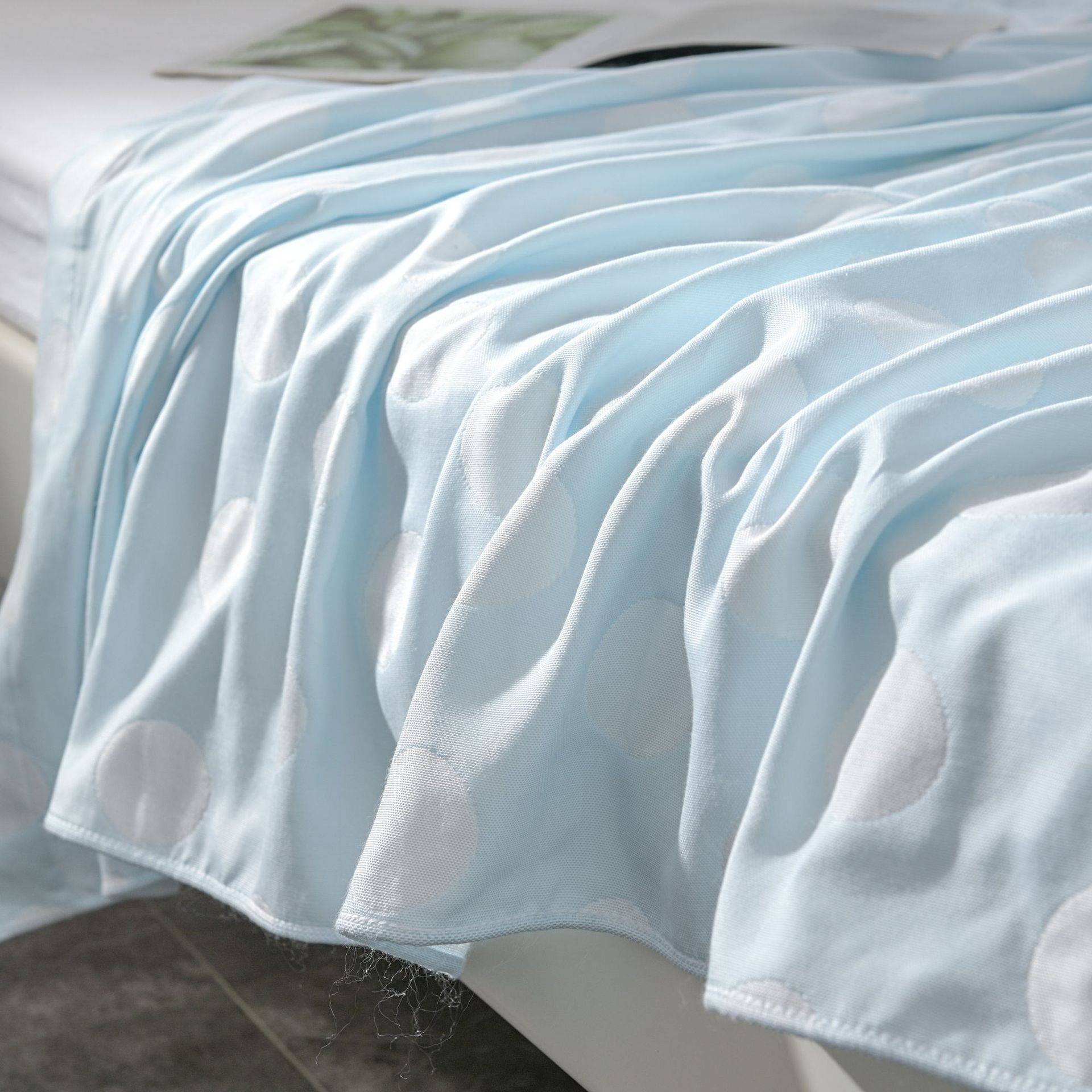 Japanese-style Single Cooling Blanket Nap Blanket Tech-Embroidered Ice Silk Summer Quilt