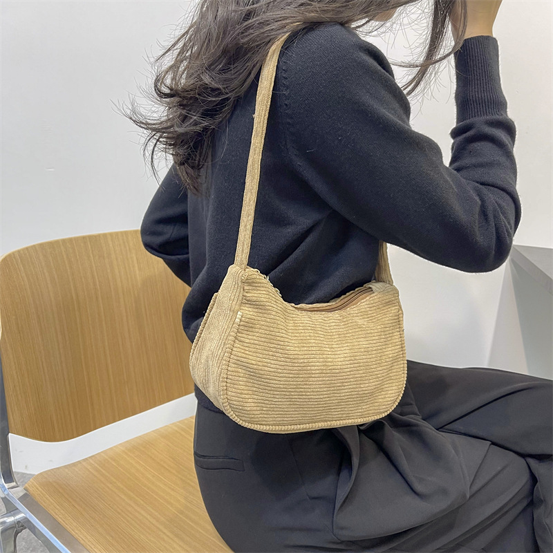 Title 2, Modische One-Shoulder-Achsel-Handtasche. Prakti...