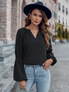 Solid Colour And V-neck Loose Casual Women's Top - Black - View 1