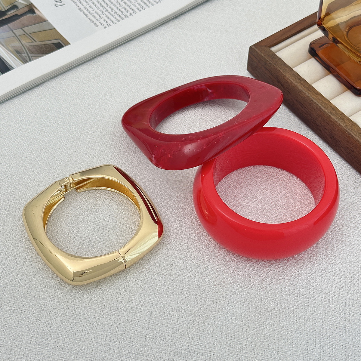 Irregular Red Acrylic Resin Bracelet