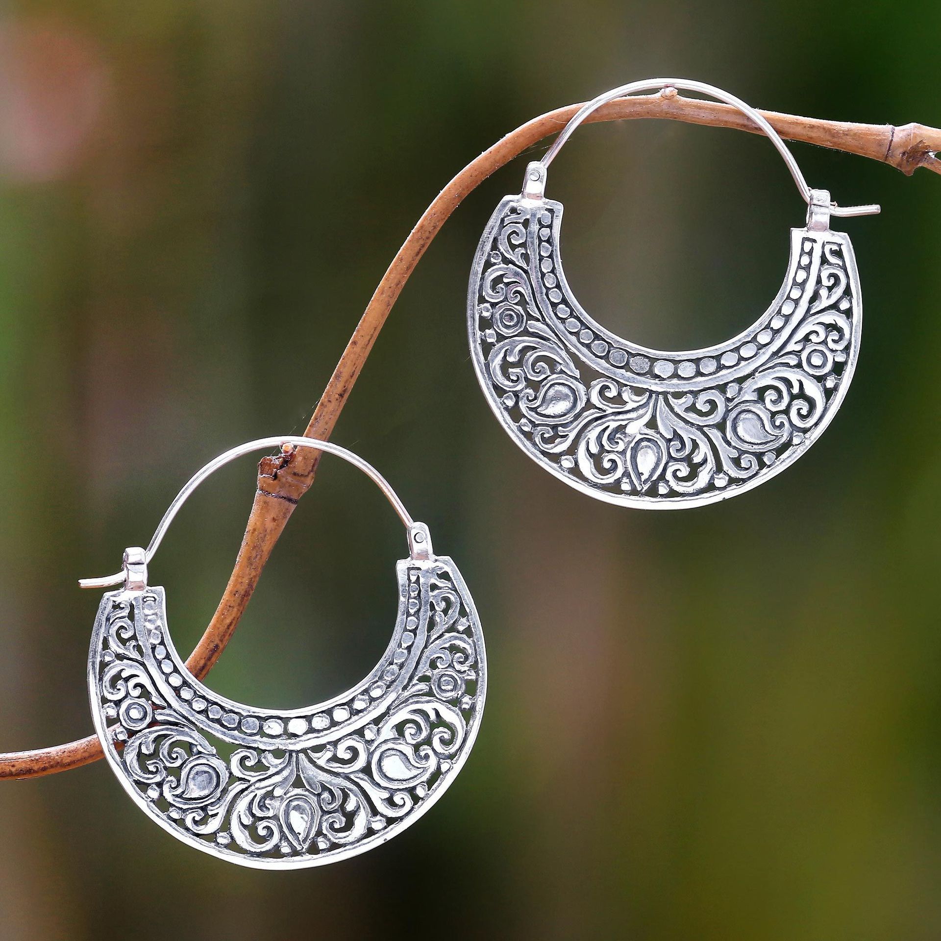 New Retro Hollow Carved Semicircle Personalized Earrings