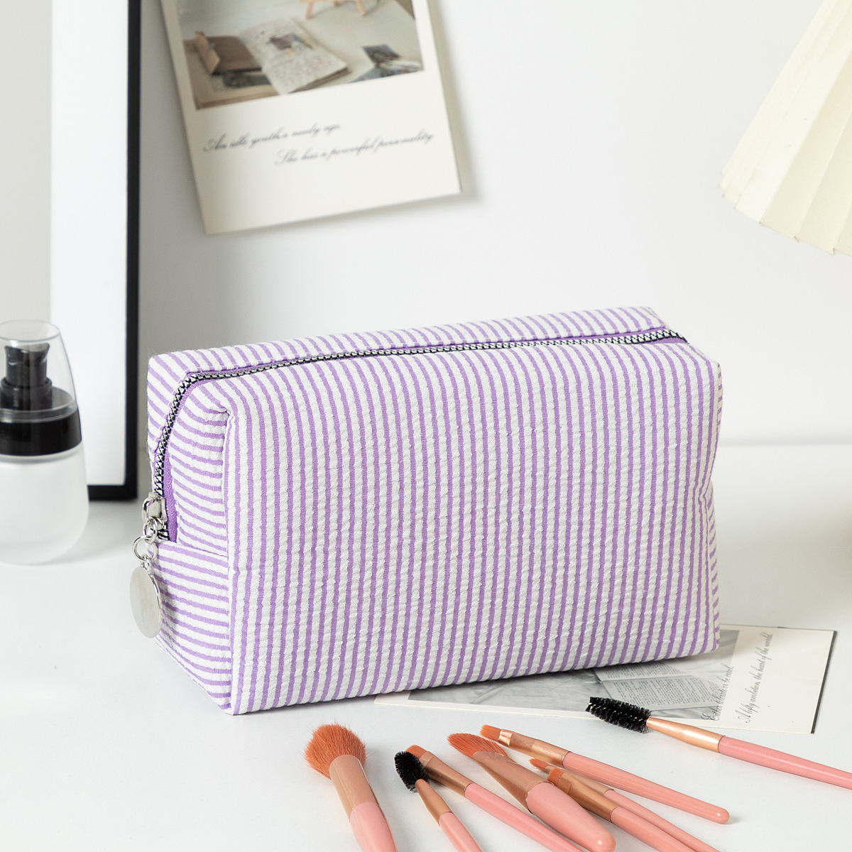 https://cf.cjdropshipping.com/quick/product/153dfd21-f1c6-490e-b258-b37fbfcd91a3.jpg