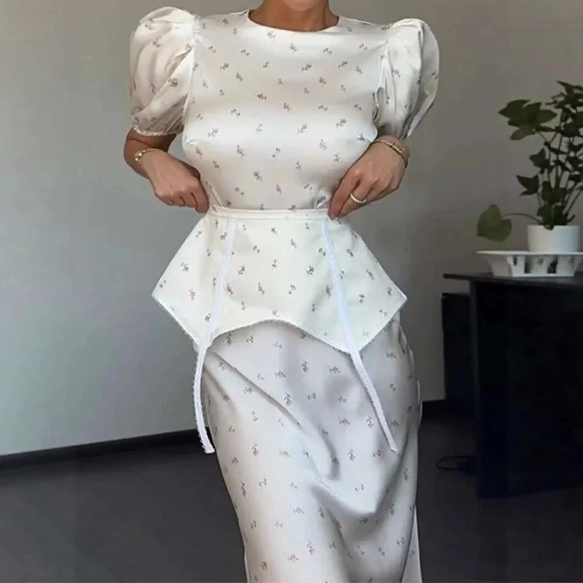 Two-piece French-style Vintage Elegant Waist-cinching Set