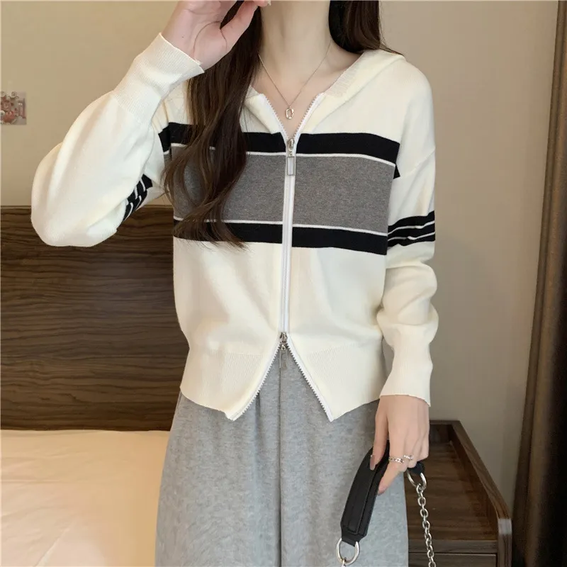 Slim-fit Design Double Zipper Contrast Color Coat Small Coat - Apricot