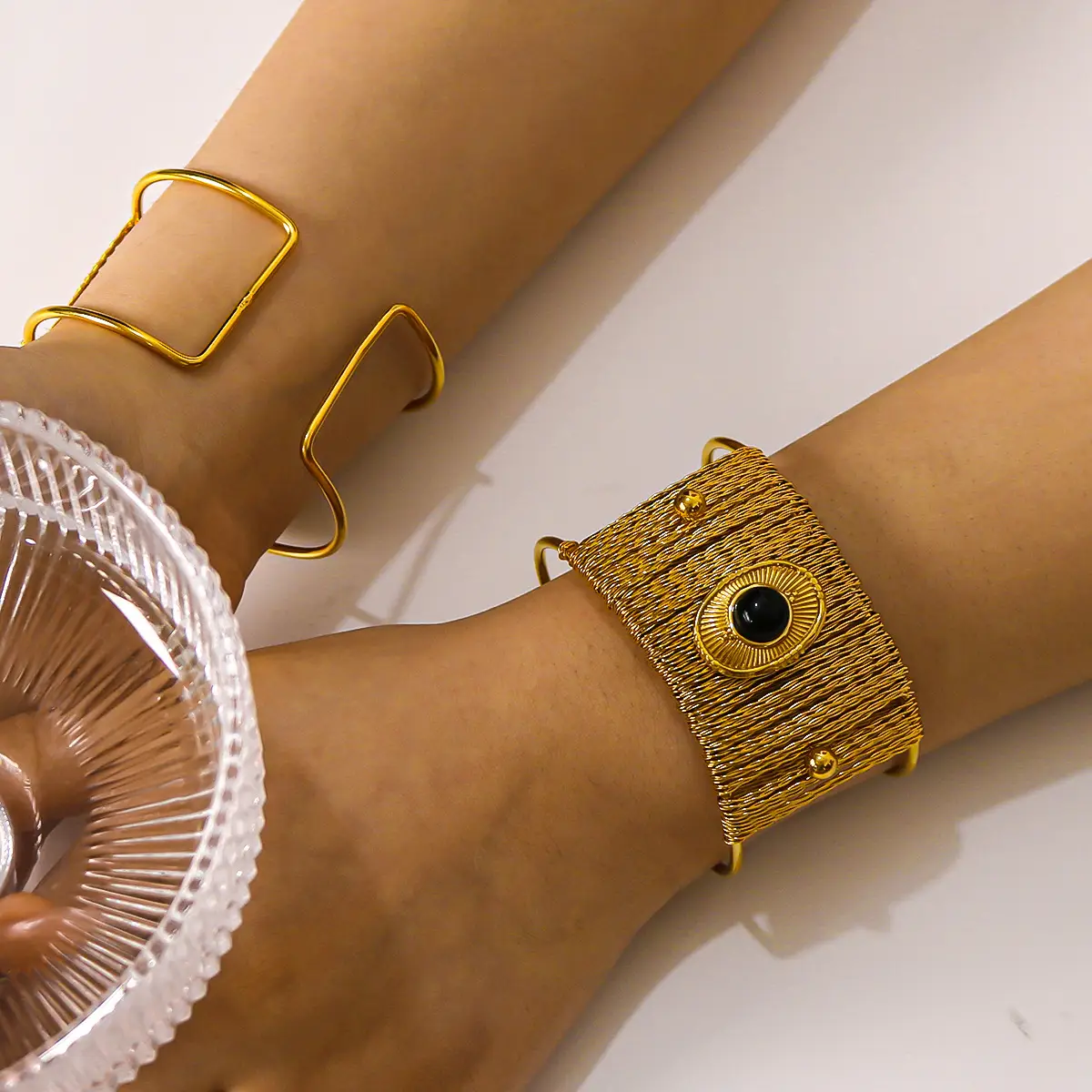 Light Luxury Wide Bracelet Plated 18K Gold Titanium Steel Bracelet