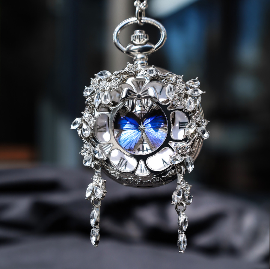 Ya Gray Chain Retro Pendant