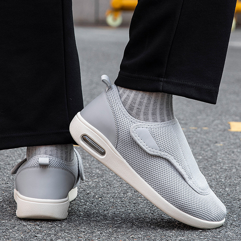 Soft-soled Sneakers That Are Lightweight And Breathable