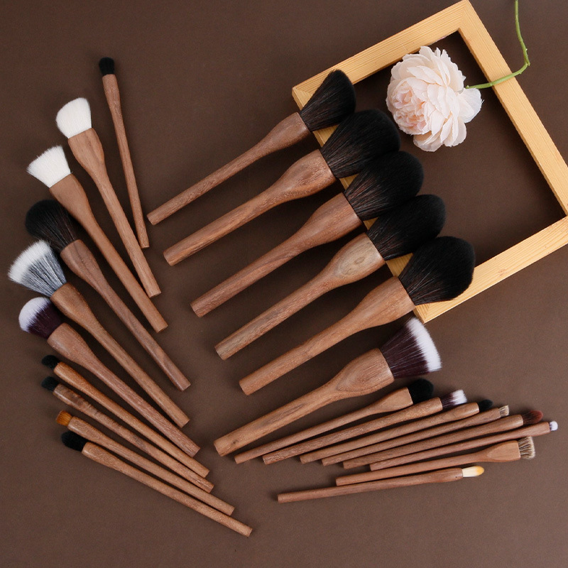 H Set Brush Vintage Soft Black Walnut Makeup Brush