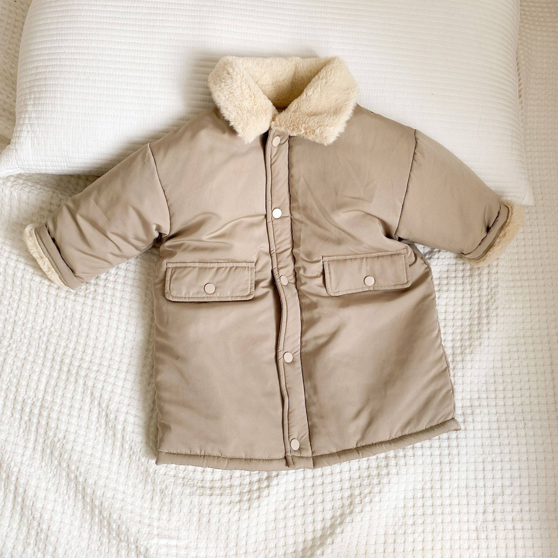 https://cf.cjdropshipping.com/quick/product/16b6bb2c-0796-47e0-b94c-a91e48024bde.jpg