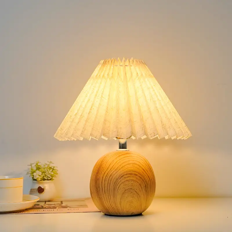 Nordic Retro Ceramic Table Lamp Pleated Bedroom