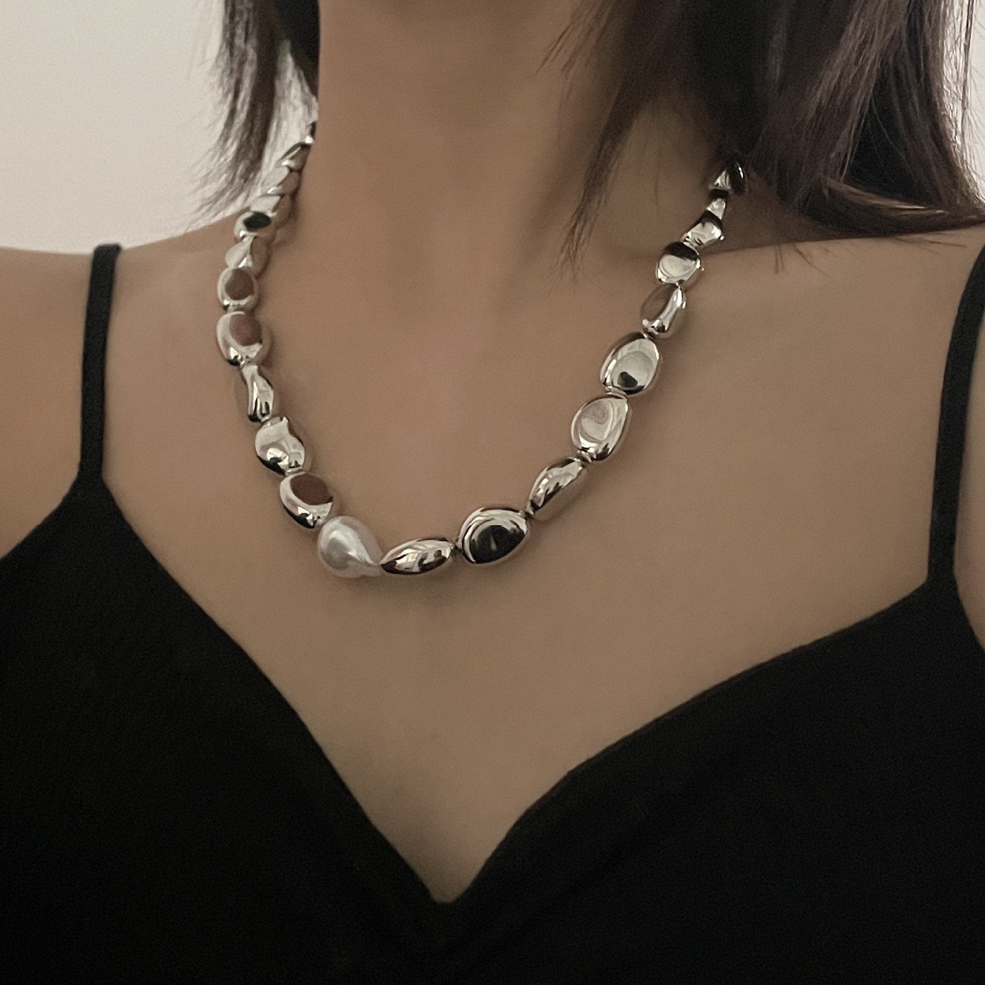 Irregular Pearl Stitching Necklace Lock Women