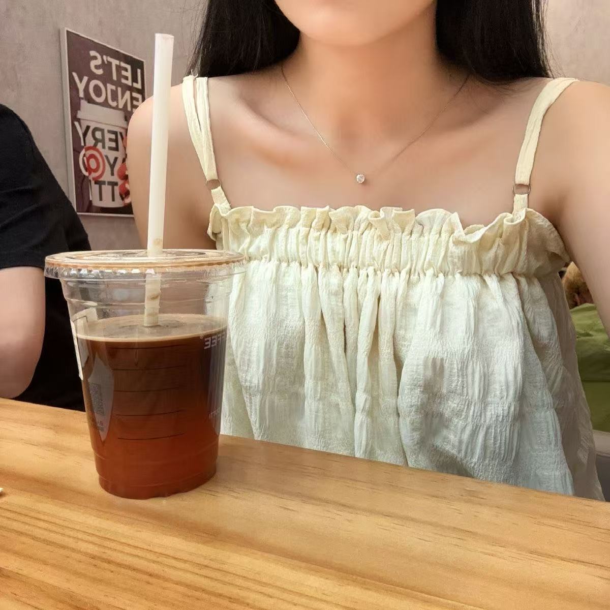 https://cf.cjdropshipping.com/quick/product/16c27e82-869c-4d0b-9d90-c1614d21d77a.jpg