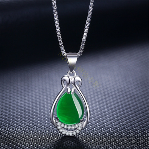 Waterdrop Blossom Carnelian Pendant With Green Chalcedony