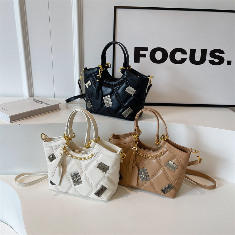 Rarely Seen Diamond-pattern Badge Shoulder Crossbody Bag