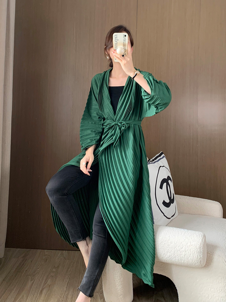 Manual Crimping Female Long Trench Coat