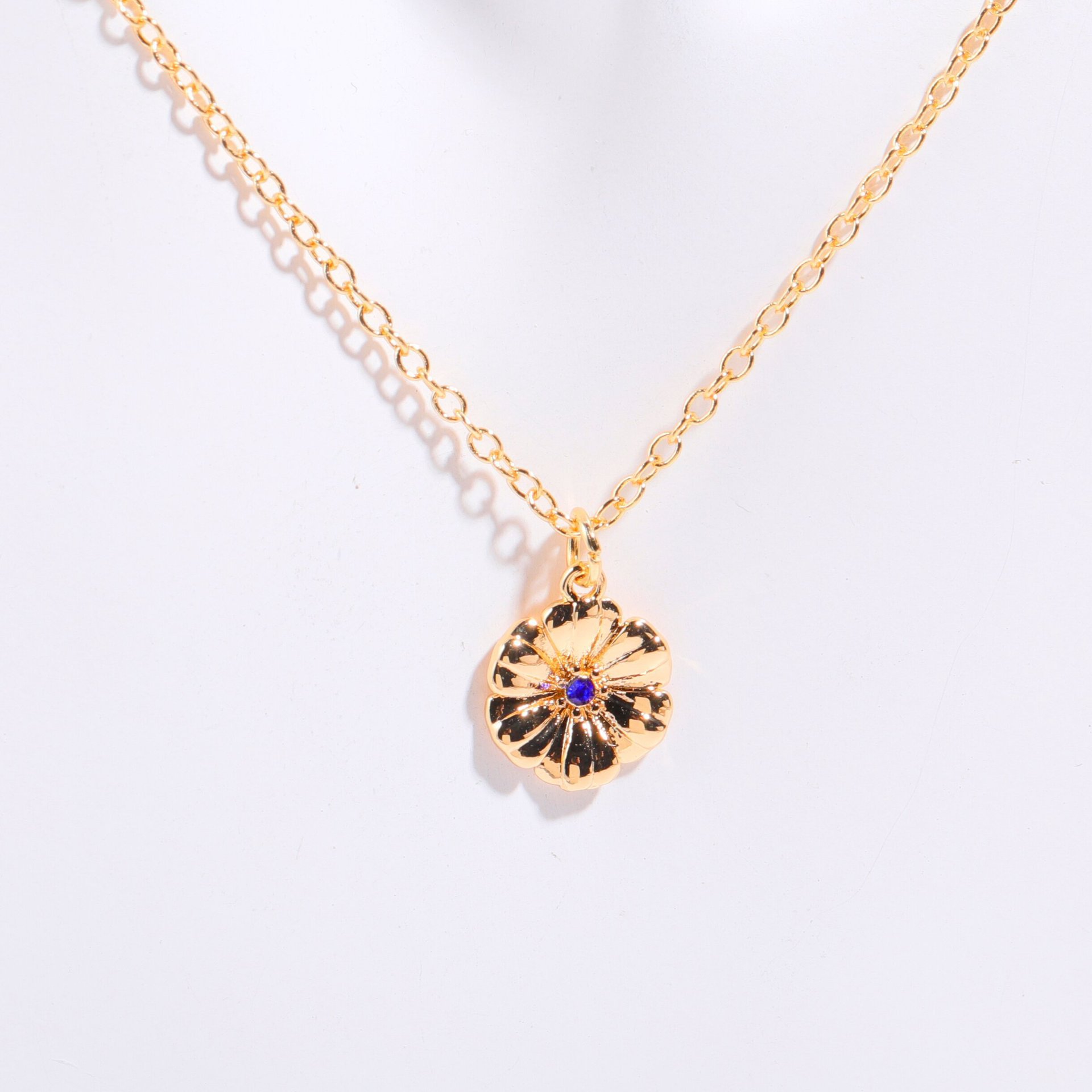 Women's Birth Flower Necklace Decoration
