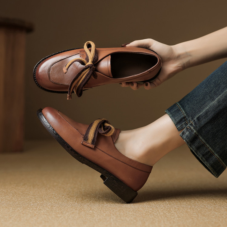 Womens Simple Retro Bow-Heeled Pumps