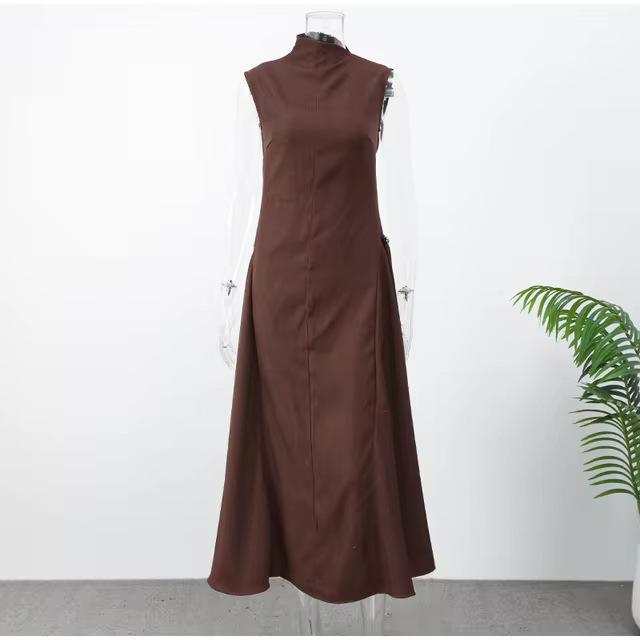 High-grade Metal Buckle Symmetrical Pleated Sleeveless Dress