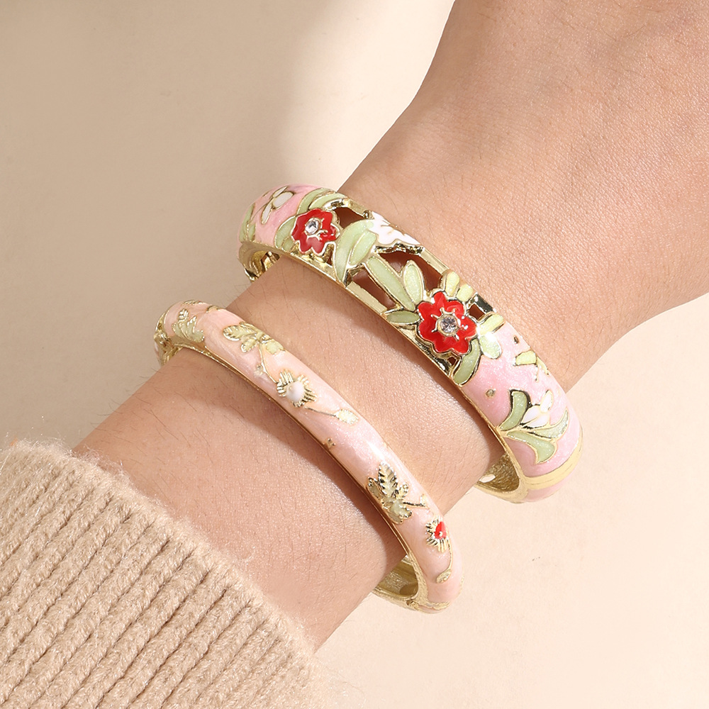 Jardin Enamel Flower & Leaf Bracelet 2
