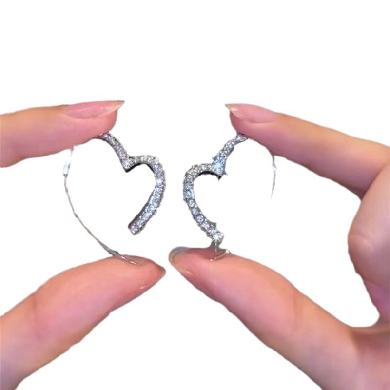 High-grade Heart-shaped Zircon Earrings Female Earrings