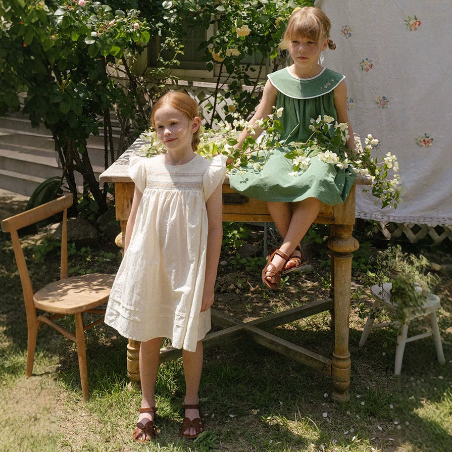 Girls' Fashionable Simple Solid Color Lace Dress