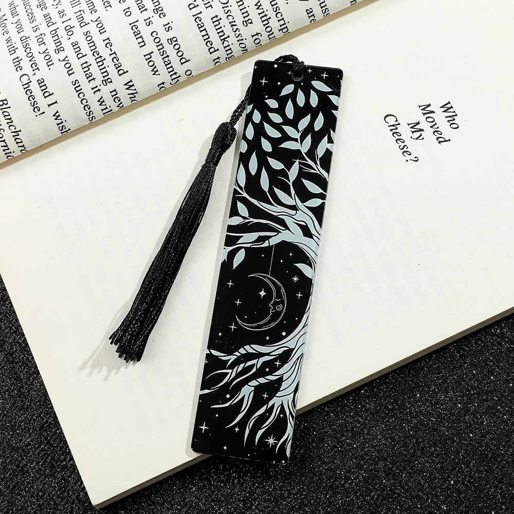 Creative Skull Pattern Acrylic Tassel Reading Decoration Bookmark