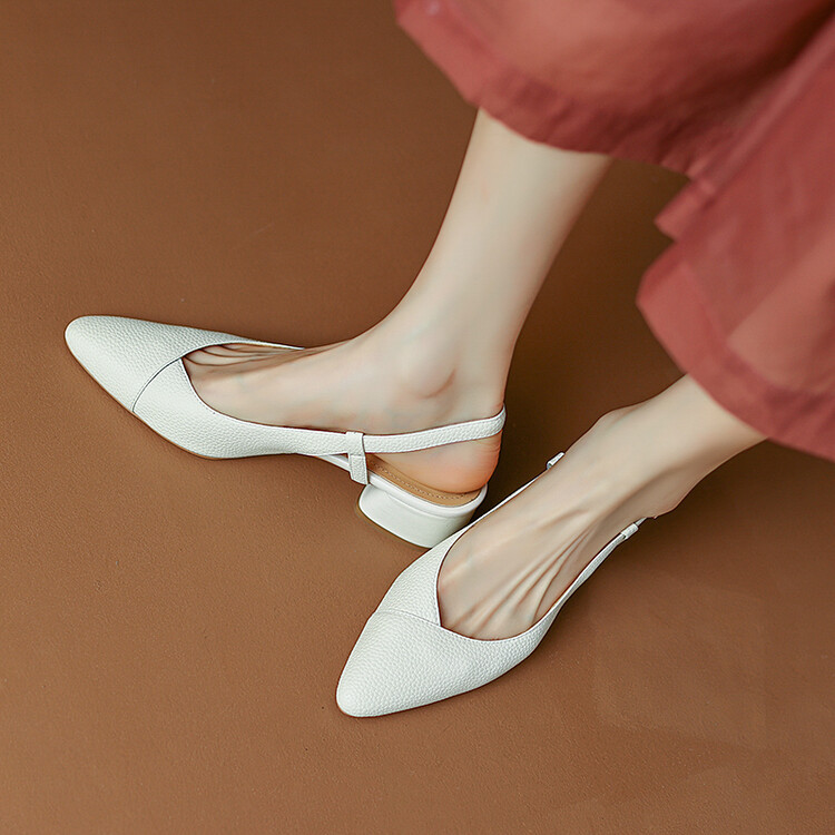 Commuter-style Minimalist Pointed-toe Slingback Pumps With A Chunky Heel