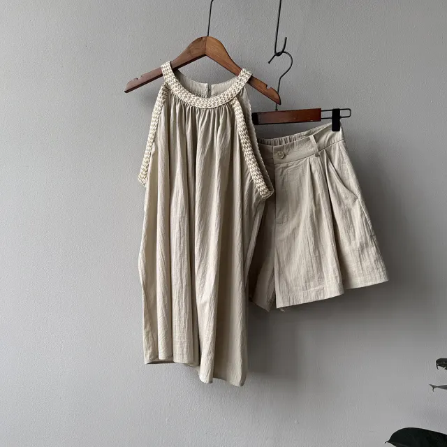 French Style Round Neck Pleated Sleeveless Vest Small Shirt Shorts Suit Green Card Color - Shop at LoveMi