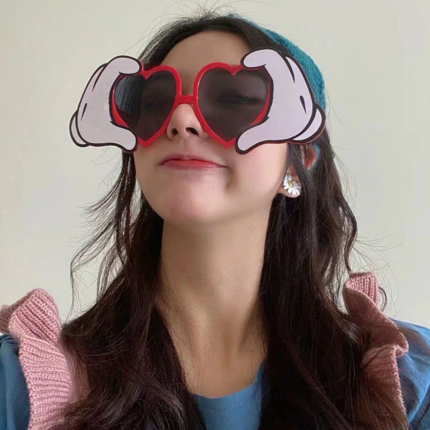 Women's Fashionable And Versatile Heart-shaped Prop Glasses
