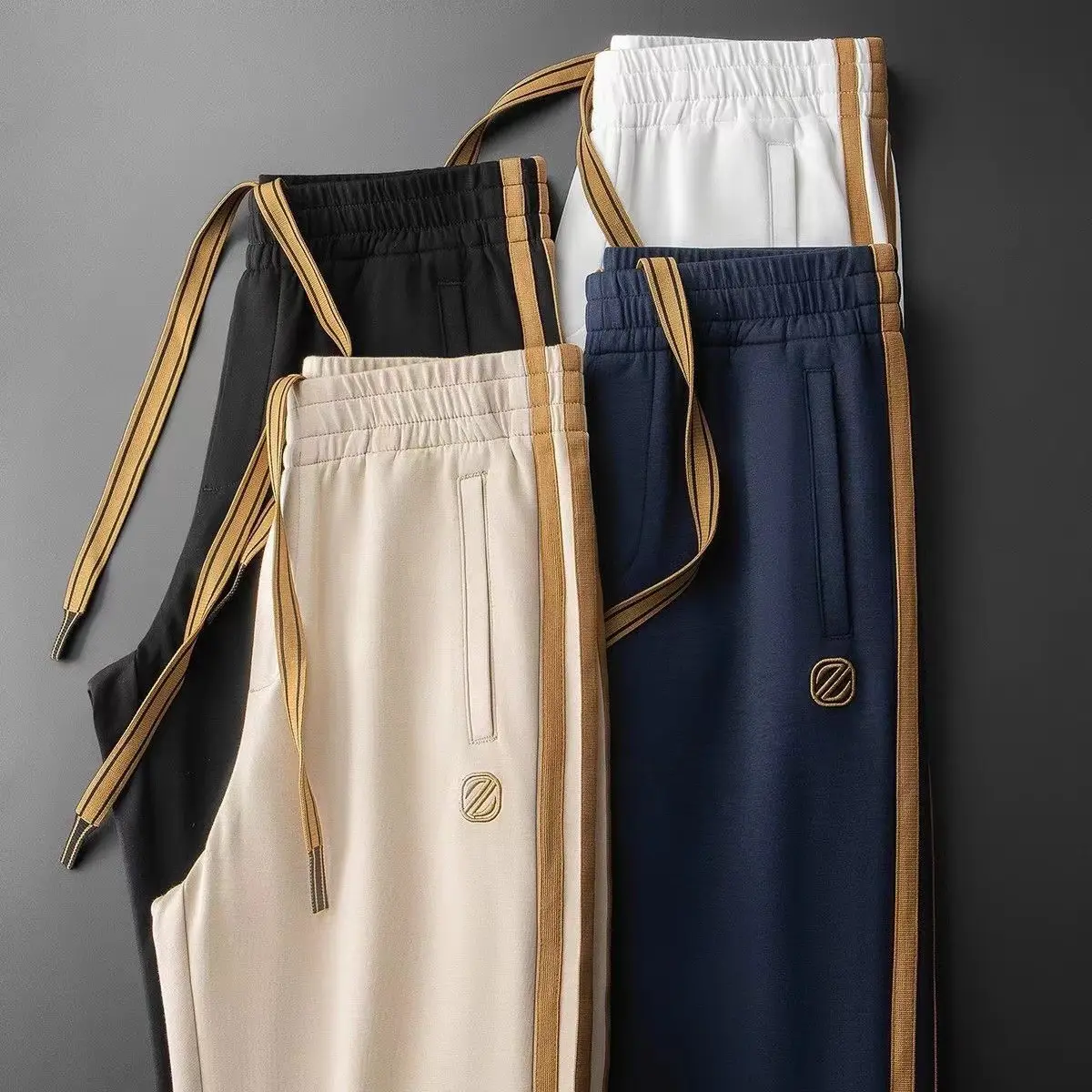 Light-luxury Blue Side Stripes In A Contrasting