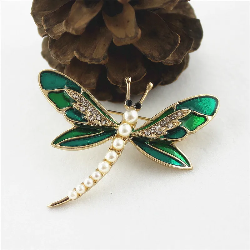 Title 6, Green dragonfly pin