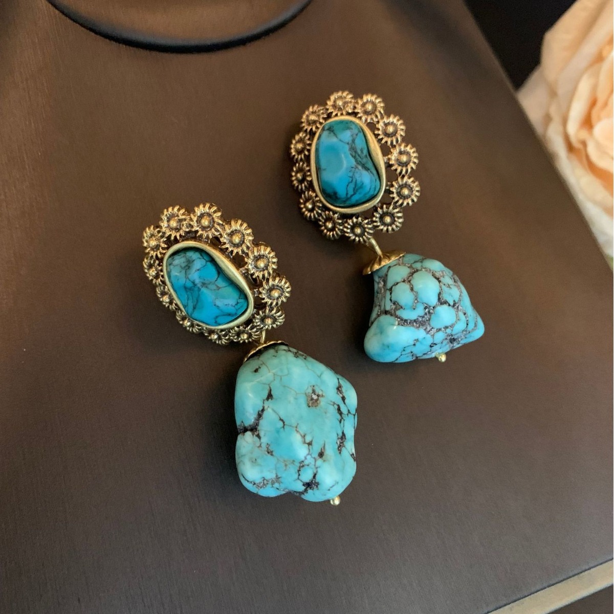 Women's Retro Temperament Elegant Ear Studs