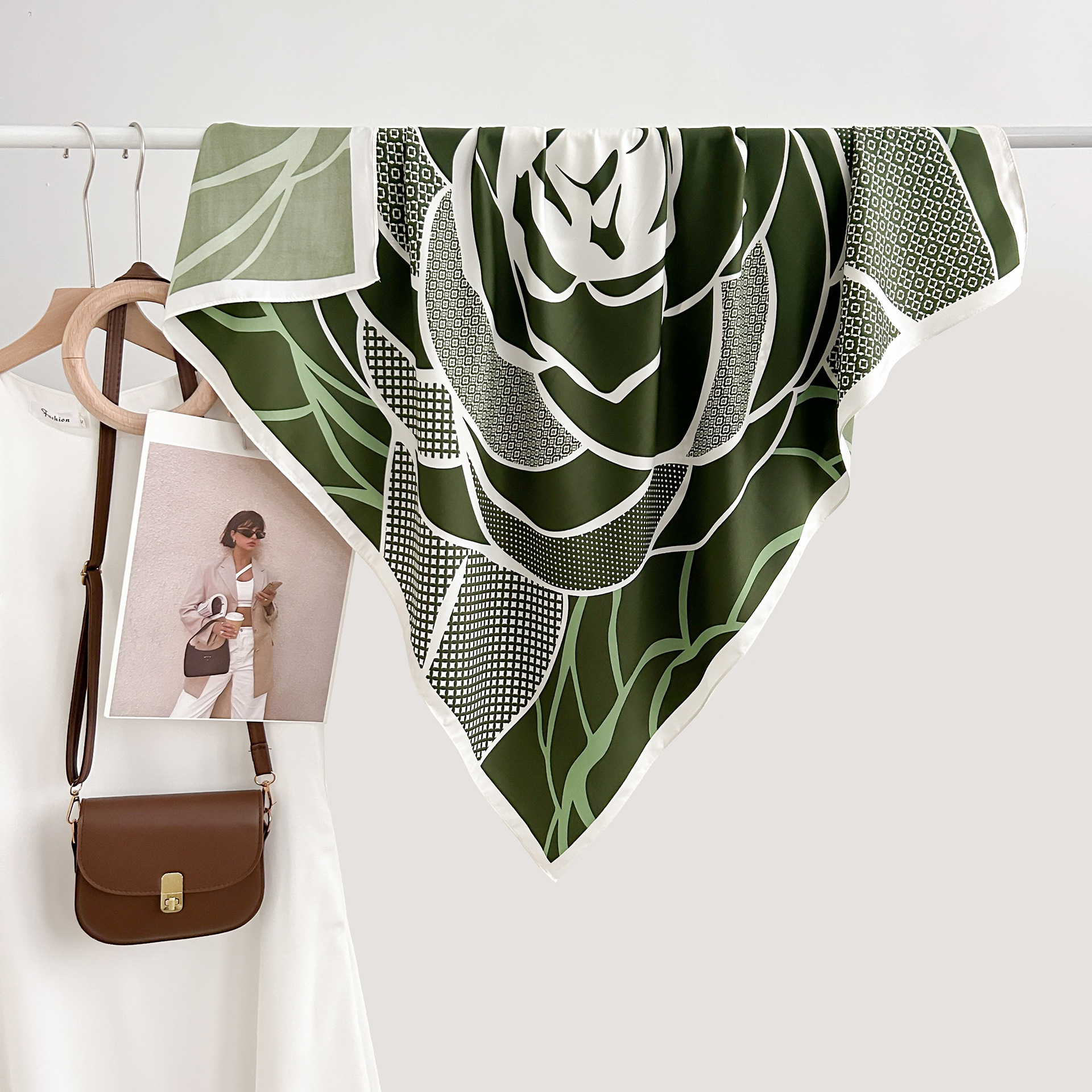 Retro Minority Elegant Graceful Outer Shawl - Image 4