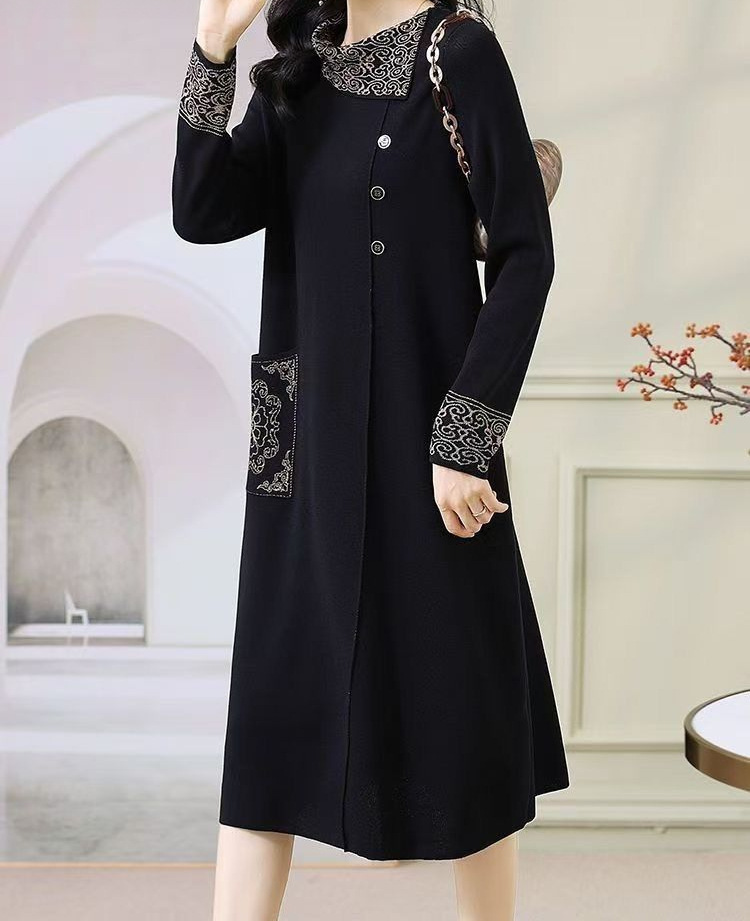 Title 6, Thickened Western Style Lady Knitted Dress Swea...