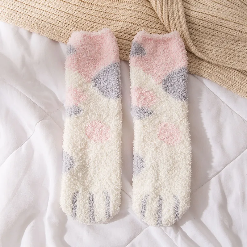 New Coral Velvet Cat's Paw Socks For Women Fleece Lined Padded Warm Keeping - Pink Dots