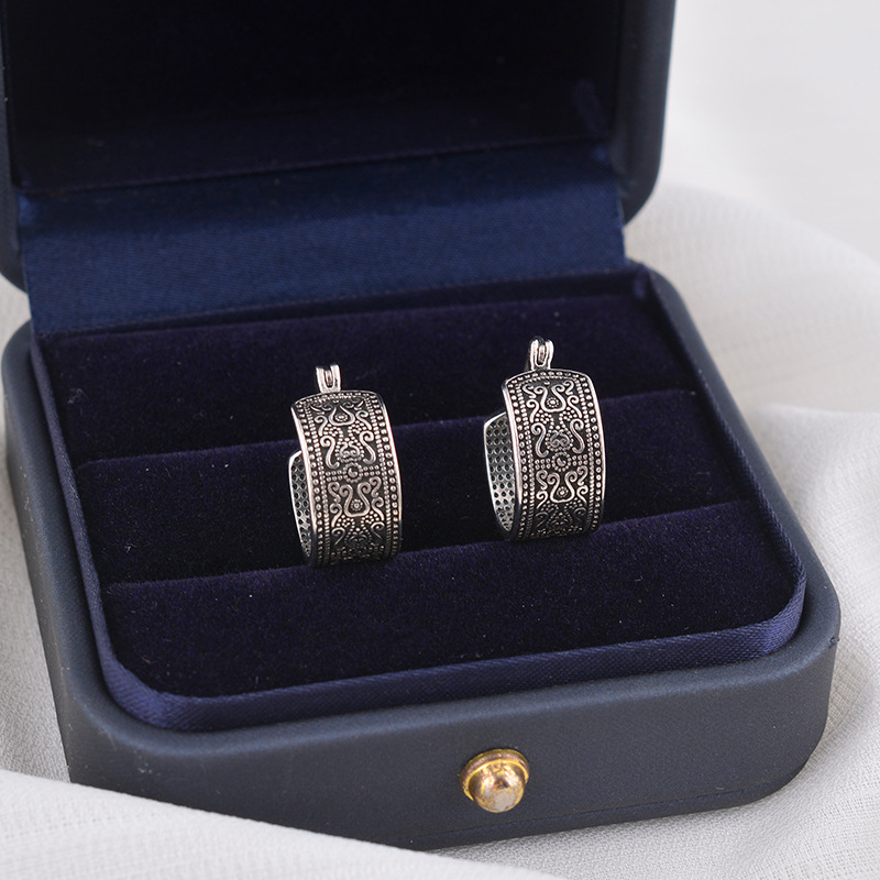 Retro Ethnic Style High-End Tang Grass Pattern Simple Ear Clips