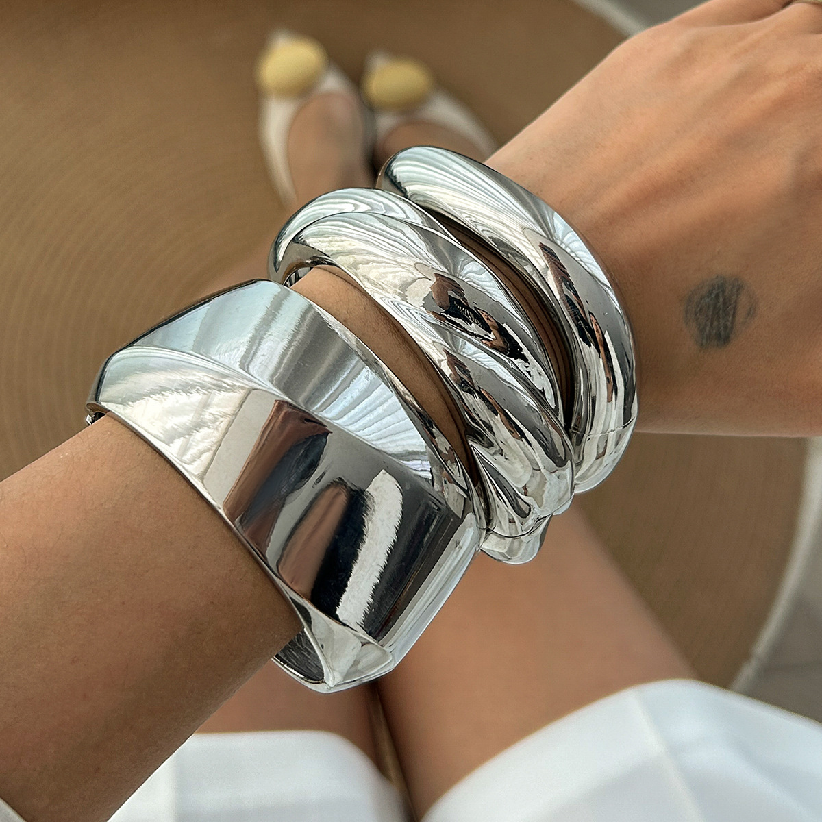 Exaggerated Glossy Fashion Wide Open Bangle For Women