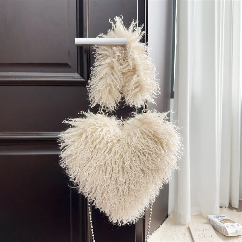 Womens Wool Handbag With Chain Strap - Beige