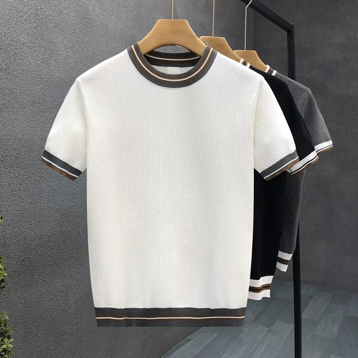 Women's Textured Jacquard Color-Block Knitted T-Shirt
