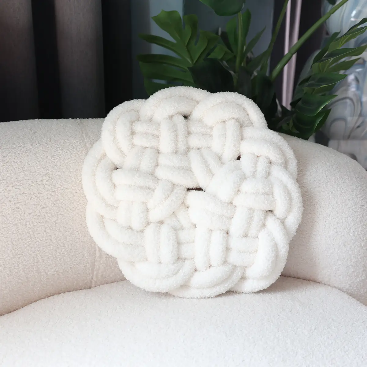 Nordic-style Minimalist Hand-knitted Throw Pillow With A Knot Design