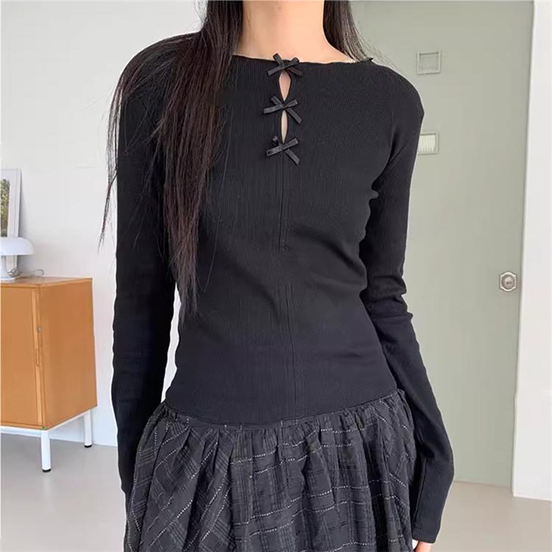 Spring New Women's Solid Color Round Neck Hollow Bow Knitted Top