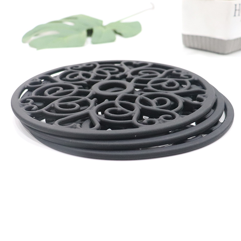 Thickened Round Silicone Placemat With Hollowed-out Heat-insulating Pad 5