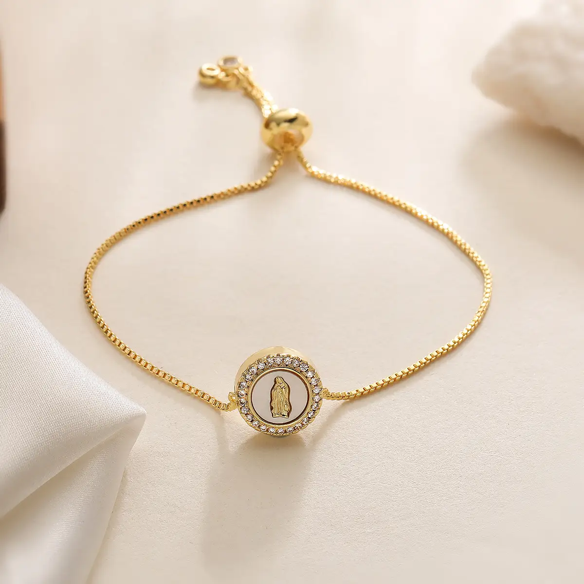Fashionable Copper-plated 18K Gold Bracelet With Zircon Accents For Women