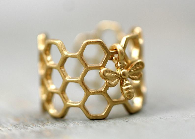 Personalized Creative Honeycomb Bee Hollow-Out Ring