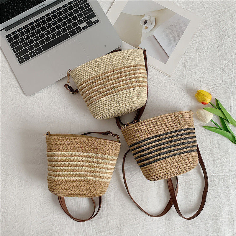 Woven Vacation Crossbody Bag Stylish And Versatile