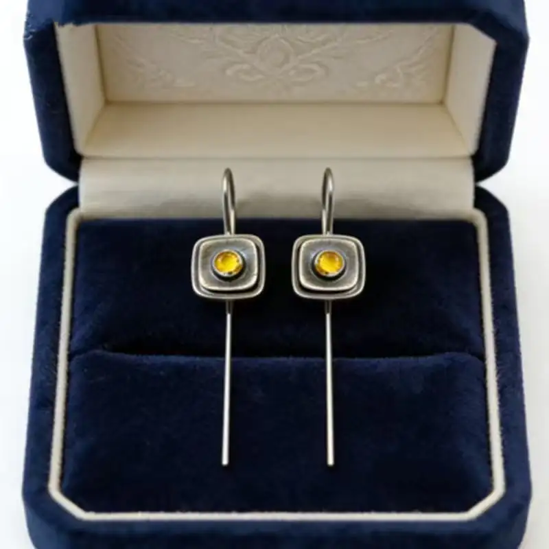 French-Style Vintage Geometric Square Distressed Pearl Earrings